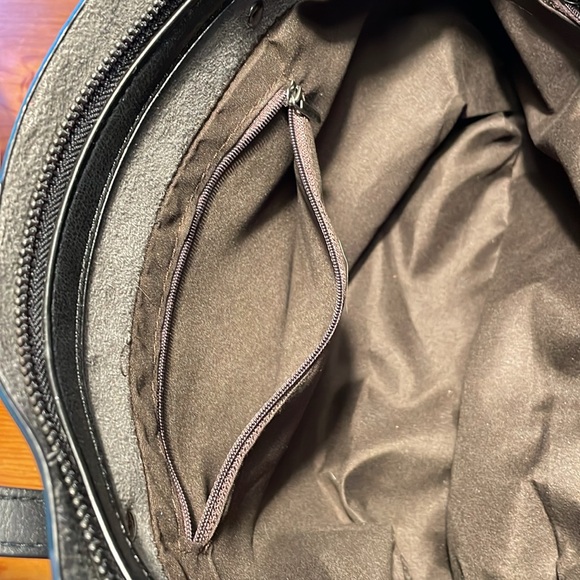 Black Leather Tote Bag - Picture 4 of 11